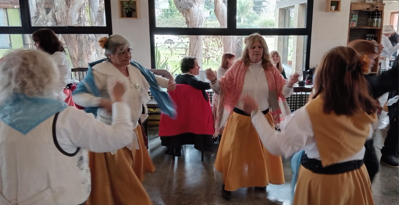 El grupo de baile Juventud Acumulada sueña con ir a Cosquín y hará una peña el domingo 28 para recaudar fondos